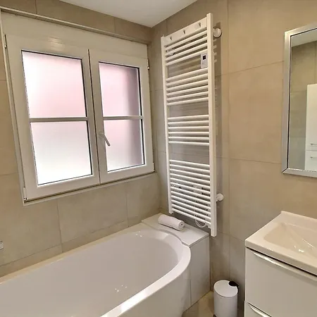 Duplex Elegant Pour 4 Pers Avec Garage Au Centre De - Fr-1-722-13 شقة